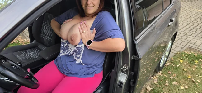 Milf95f Dnes mám narozeniny Immagine  7