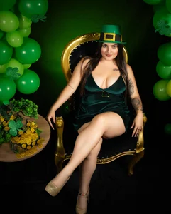 ellarosee_ lucky and sexy elf💰💚 Pic 6