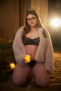 Mia__PeachClawdeen Wolf图片 2