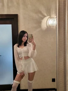 EleneBrach Public Pic 3