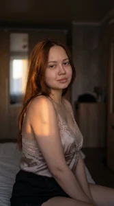 Emely_Cute Steamy Scenes Pic 4