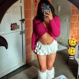 Samantha_Aura Public Pic 3