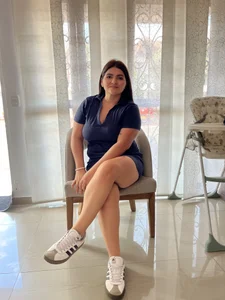 RosaliaVicky Public Pic 5