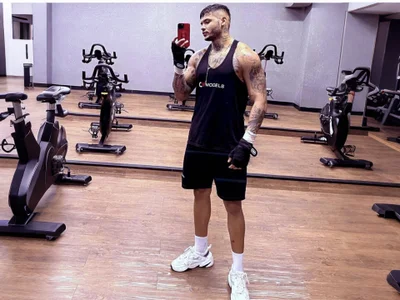 MICHELL_ARTHUS_ 🤴🏽 Immagine  5