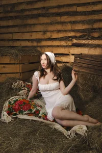 come_in_bed seductive country girl Pic 3