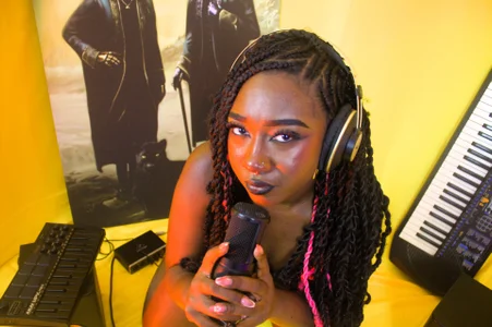 ZahhyFrequency Veridis Quo 👽 Immagine  9