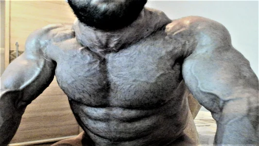 Hugealphabeast Me Pumped  2টি ছবি