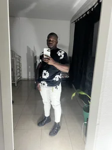 Black hot od feliipehot  4 snímek