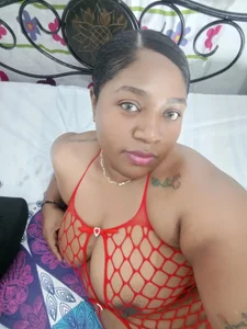 Mia-Victory Public Pic 2