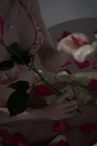 Wandarful_Wanda In a stream of elegance Pic 4