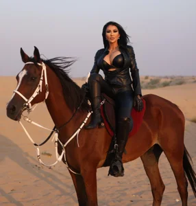 Mistress-Kennya dubai  8টি ছবি