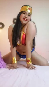 mia_xx1 I'm your Wonder Woman Pic 3