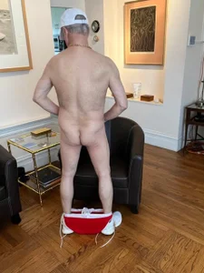 hotdadbod Living Room Red Underwear Series รูป  7