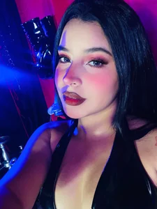 ArtemisaStone your goddess waits for you, to submit you 🚬🕯️ Pic 3