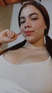 EmilyGracce 🍒 Pic 2