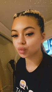 Aurora__XxX 😈 Foto