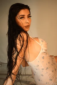 LianneRougue_ Wet 4 U Pic 4