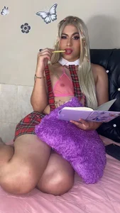 Zdjęcia Kristhin_Adams Your sexy schoolgirl 💦🔥😍🍑💋:  5