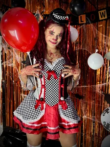 Zdjęcia Alisha_Evans_Rs 🎃"I don’t want your fear… I want your attention." 💋🎈:  2