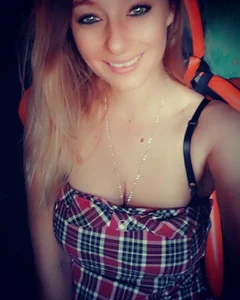 YourSecretGF963 Public টি ছবি