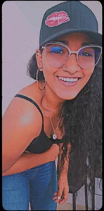 samanthaeliott22 Welcome to my crazy world Pic 2