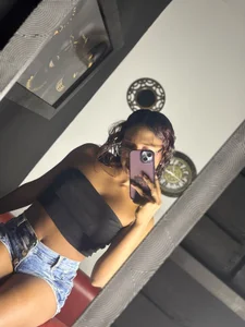 Nicole_Brown1126 Beautiful Skinny ❤ Looking to be a game in two Pic 4