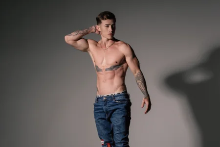 Ryannblue07: me ( фото)