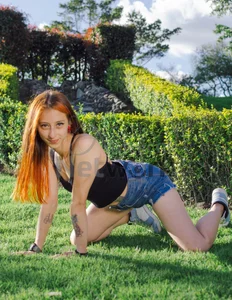 Valeria_Gate mmm do you want to play with me in the park? 사진 3