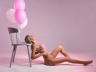 EsmeAinsley Bday Girl Pic 8