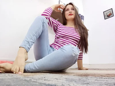 IsabelaGomez Back stage Pic 9