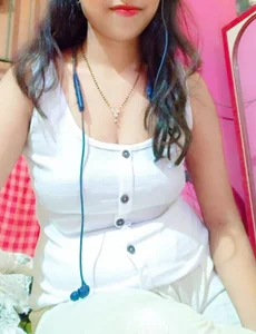 Sexy-Aliya Public Pic 5