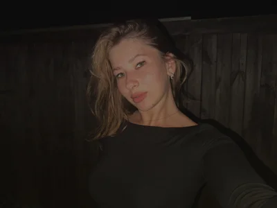 Annnet Dressed to Tease👄🤭😈 slika 4