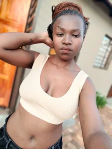 SaffronBlack Public Foto