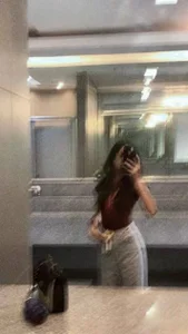LouellaLadas Public Foto