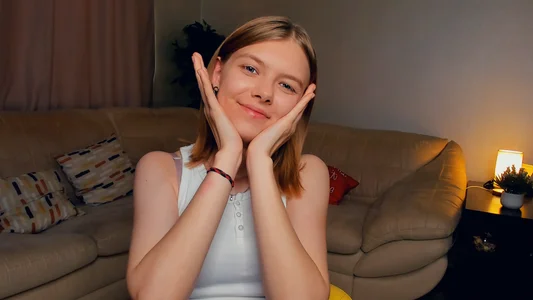 EngelAlman try to do little selfies for u guys Pic 2