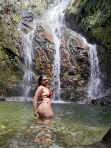 who_is_milyxx A very wet adventure 🧃🌹🌊🌈 Pic 4