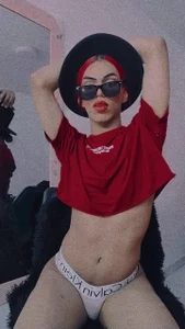 MY BODY IS YOURS de MARGOTFERRER  3 Imagens