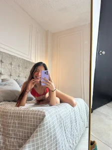 DulceEstrella_ with the mirror Pic 6