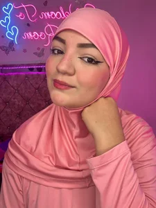 Dana-AlabiのHeat? wait until you meet me😈👑の 2枚の写真