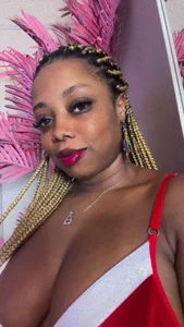 HanaahquinnのA PASSIONATE WOMAN 🍒の 2枚の写真