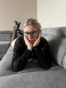 lady_gloria69 Public Pic 4