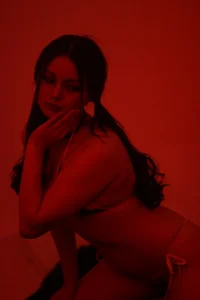 Bunny_bloom_ “Sweet on the outside, tempting on the inside. 🤍🔥” Kuva 4