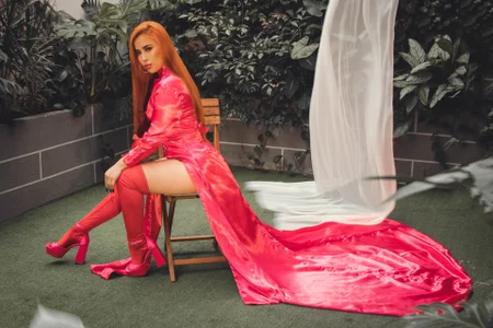 MadelineFox elegant for you! Pic 4