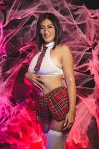 SharisWillian Schoolgirl slika