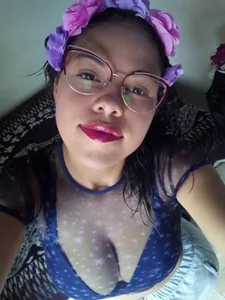 Saraa_Snow SEXY LATINA Pic 4
