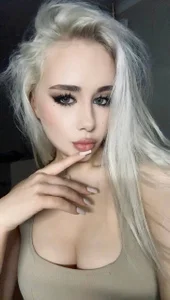 blondegirlss Lana Pic 3