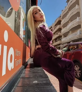 Public de AtenaDoll_  2 Imagens