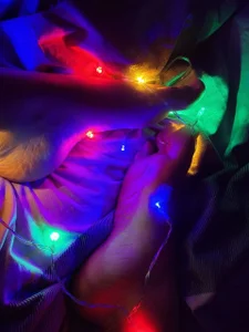 Selbi_Paine bright feet Pic 4