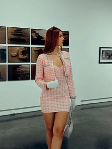 AylinMillerxs kullanıcısının Steps in the gallery🎨💗 albümü -  3 fotoğraf