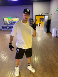 Friendsofeverything_ At Gym Hình 8